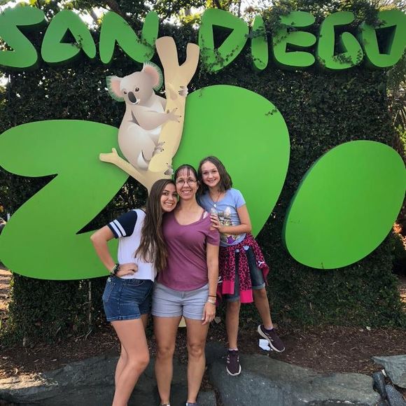 Meet your Posher, Laura - Picture 1 of 1